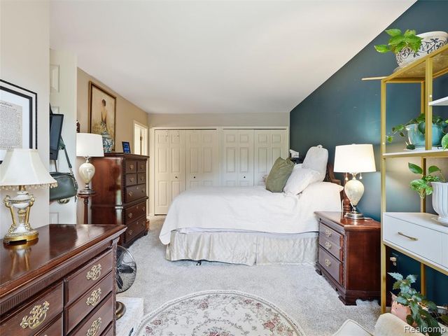 43162 W Kirkwood Drive, Clinton Township, MI 48038