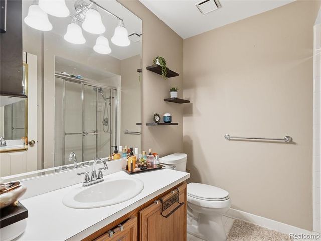 43162 W Kirkwood Drive, Clinton Township, MI 48038