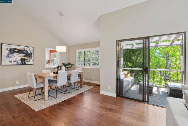404 Ridge Gate Road, Orinda, CA 94563