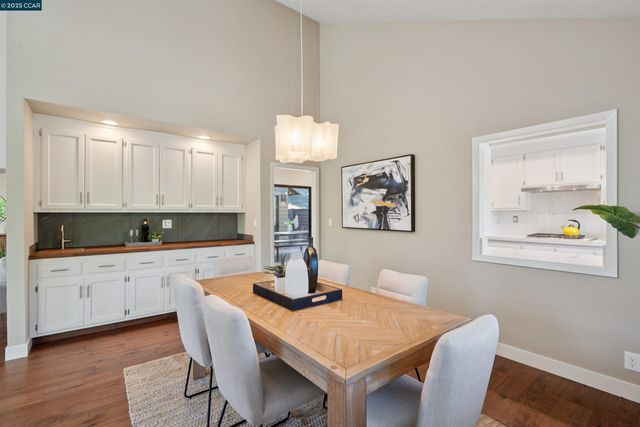 404 Ridge Gate Road, Orinda, CA 94563