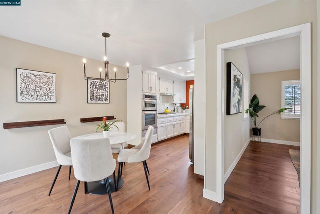 404 Ridge Gate Road, Orinda, CA 94563
