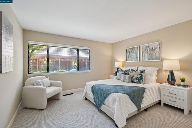 404 Ridge Gate Road, Orinda, CA 94563