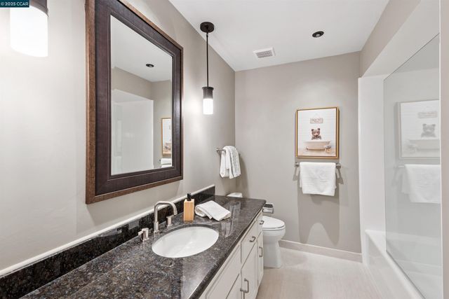 404 Ridge Gate Road, Orinda, CA 94563