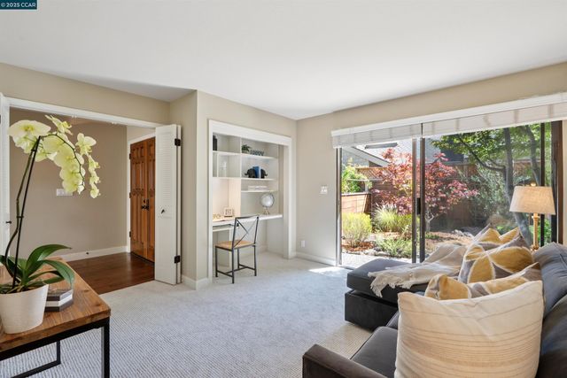404 Ridge Gate Road, Orinda, CA 94563