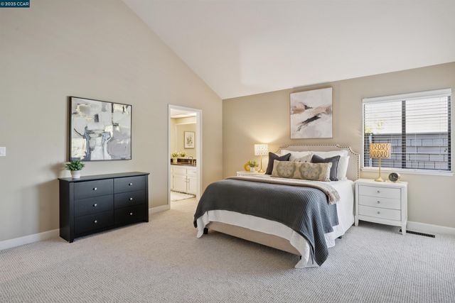 404 Ridge Gate Road, Orinda, CA 94563