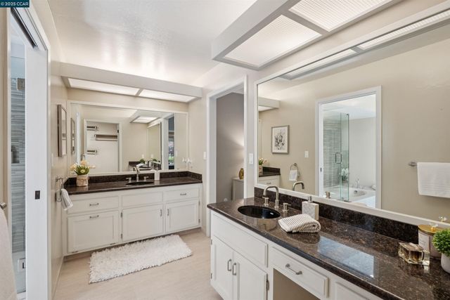 404 Ridge Gate Road, Orinda, CA 94563