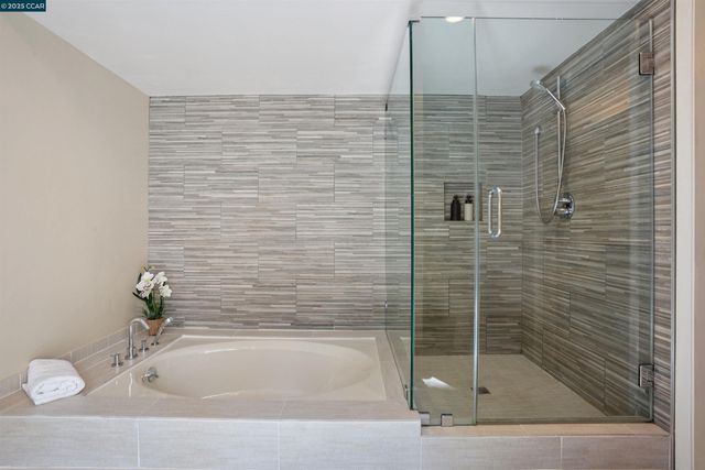 404 Ridge Gate Road, Orinda, CA 94563