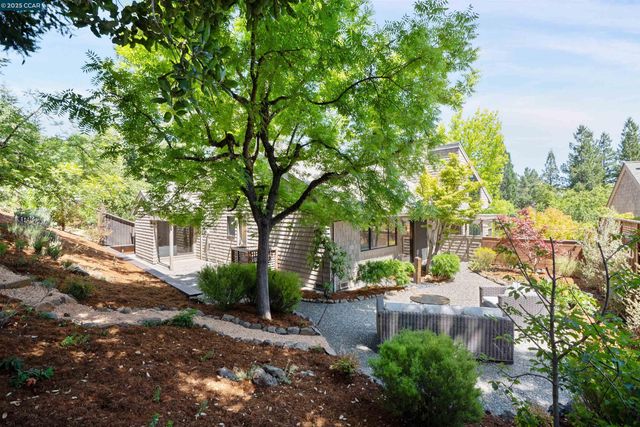 404 Ridge Gate Road, Orinda, CA 94563