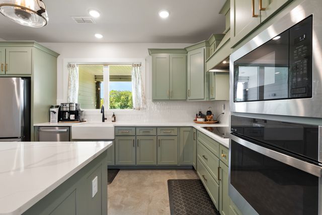 1271 Rock Springs Rd, Bethpage, TN 37022