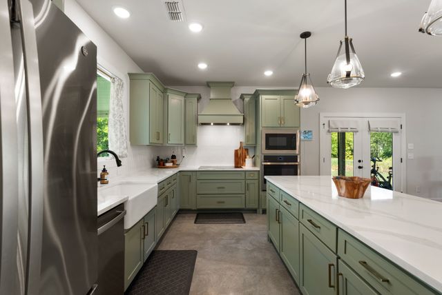 1271 Rock Springs Rd, Bethpage, TN 37022