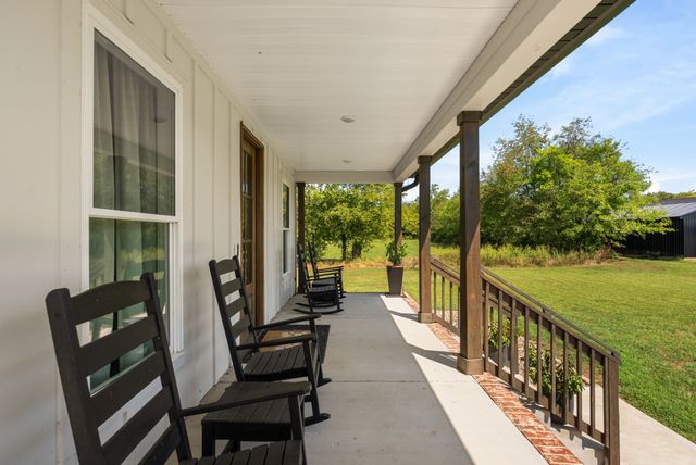 1271 Rock Springs Rd, Bethpage, TN 37022