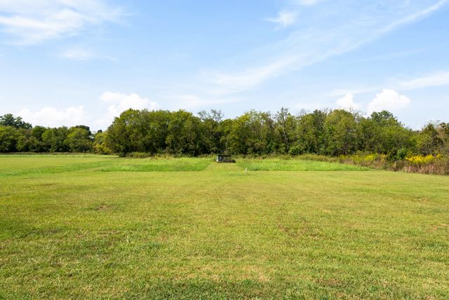 1271 Rock Springs Rd, Bethpage, TN 37022