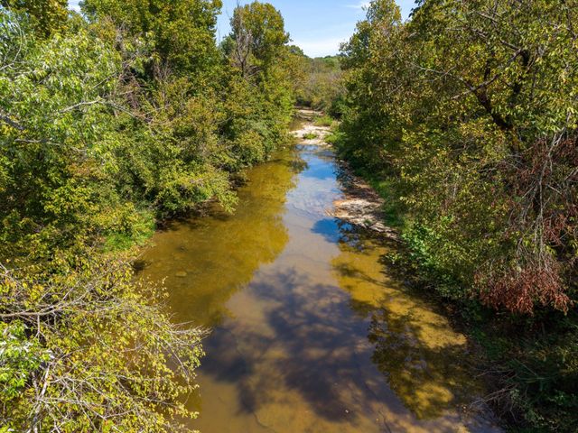 1271 Rock Springs Rd, Bethpage, TN 37022