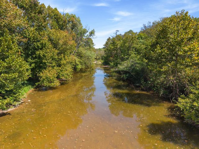1271 Rock Springs Rd, Bethpage, TN 37022