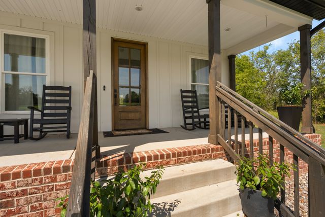 1271 Rock Springs Rd, Bethpage, TN 37022