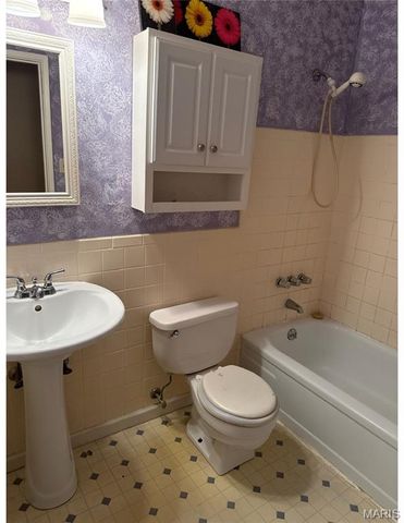 2397 Millvalley Drive, Florissant, MO 63031