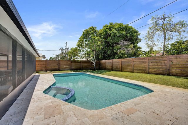 1201 SW 28th Avenue, Boynton Beach, FL 33426