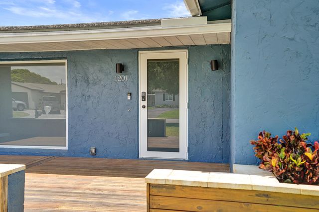 1201 SW 28th Avenue, Boynton Beach, FL 33426