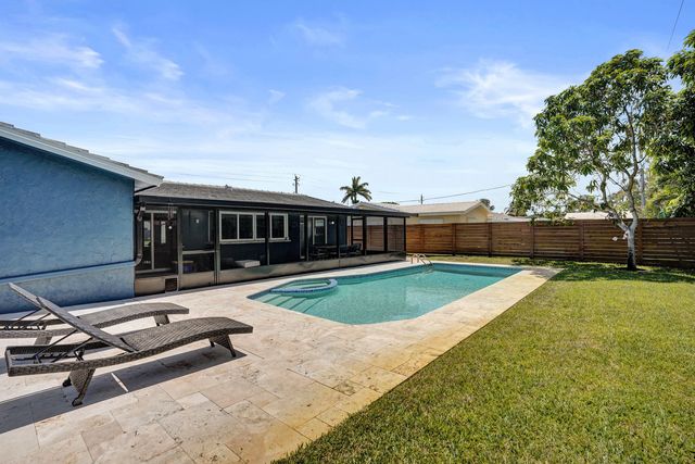 1201 SW 28th Avenue, Boynton Beach, FL 33426