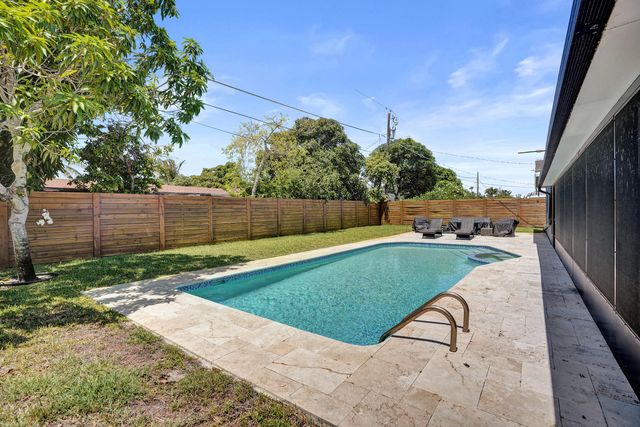 1201 SW 28th Avenue, Boynton Beach, FL 33426
