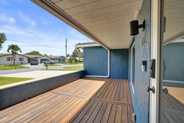 1201 SW 28th Avenue, Boynton Beach, FL 33426