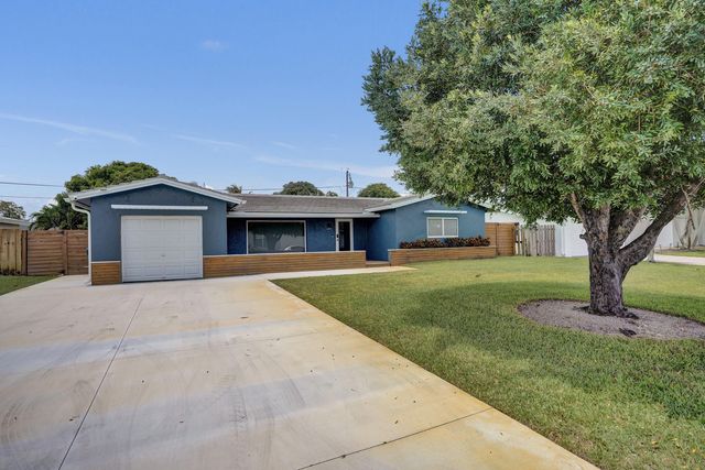 1201 SW 28th Avenue, Boynton Beach, FL 33426