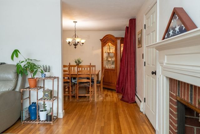 32 Doncaster Circle, Lynnfield, MA 01940