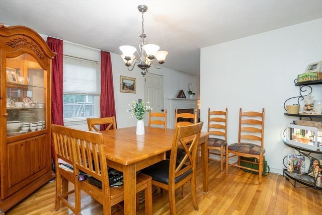 32 Doncaster Circle, Lynnfield, MA 01940