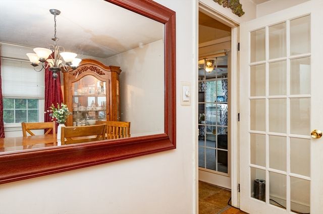 32 Doncaster Circle, Lynnfield, MA 01940