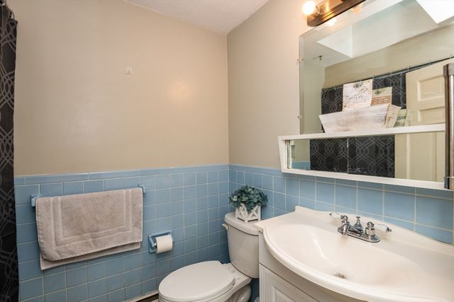 32 Doncaster Circle, Lynnfield, MA 01940