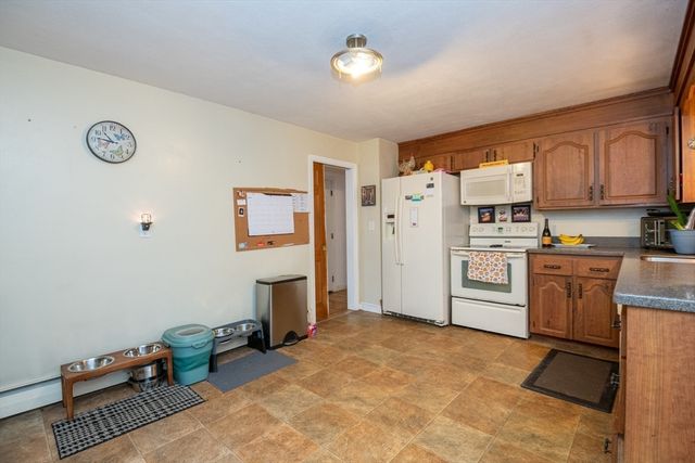 32 Doncaster Circle, Lynnfield, MA 01940