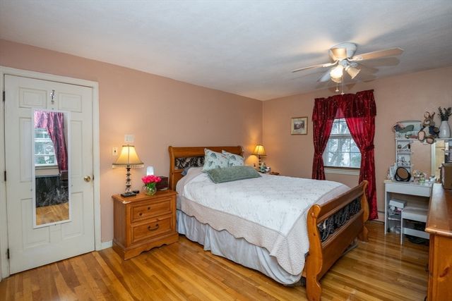 32 Doncaster Circle, Lynnfield, MA 01940