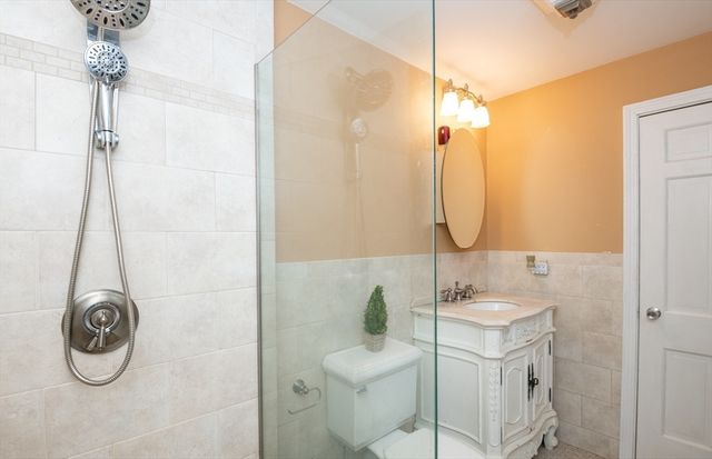 32 Doncaster Circle, Lynnfield, MA 01940