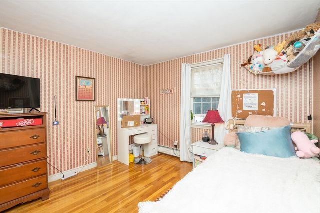 32 Doncaster Circle, Lynnfield, MA 01940