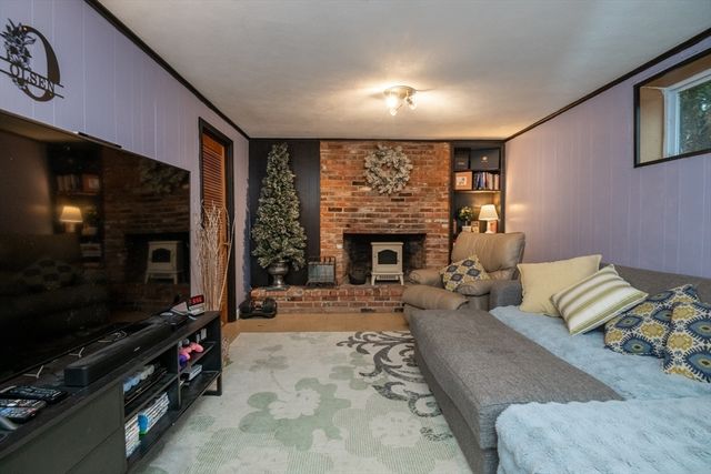 32 Doncaster Circle, Lynnfield, MA 01940