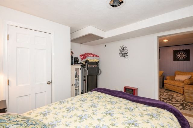 32 Doncaster Circle, Lynnfield, MA 01940