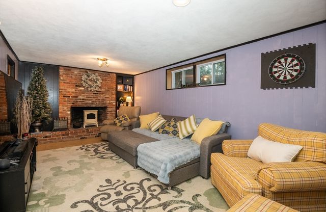 32 Doncaster Circle, Lynnfield, MA 01940