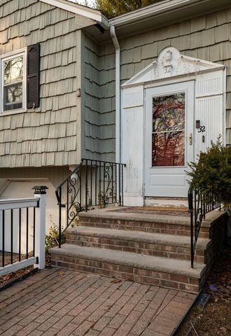 32 Doncaster Circle, Lynnfield, MA 01940