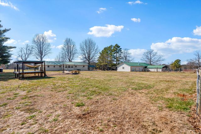 912 Old Columbia Rd, Unionville, TN 37180