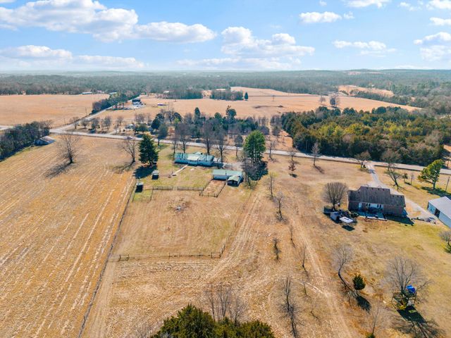 912 Old Columbia Rd, Unionville, TN 37180