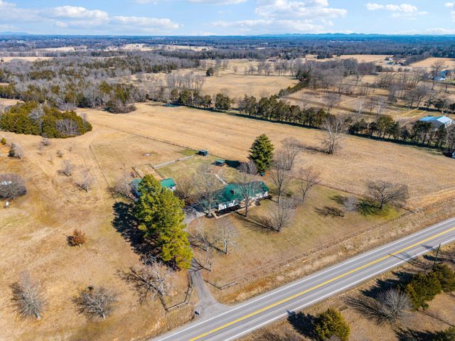 912 Old Columbia Rd, Unionville, TN 37180