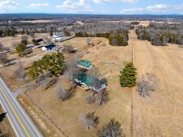 912 Old Columbia Rd, Unionville, TN 37180