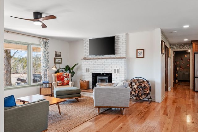 912 Old Columbia Rd, Unionville, TN 37180