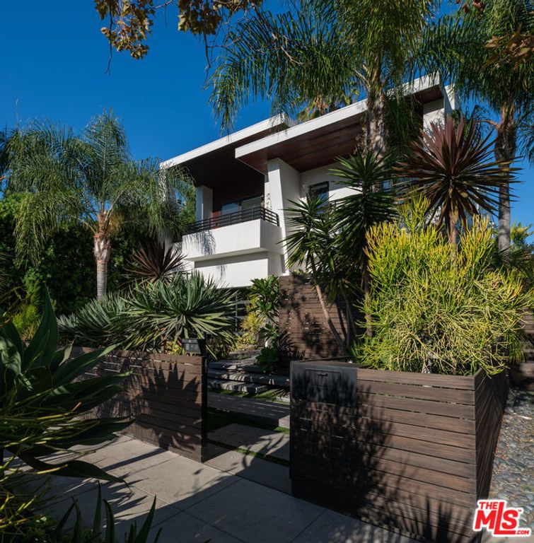 844 N Harper Avenue, Los Angeles, CA 90046 — photo 2