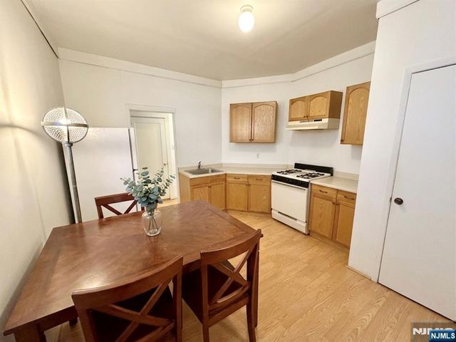 119 Watchung Avenue, Montclair, NJ 07043