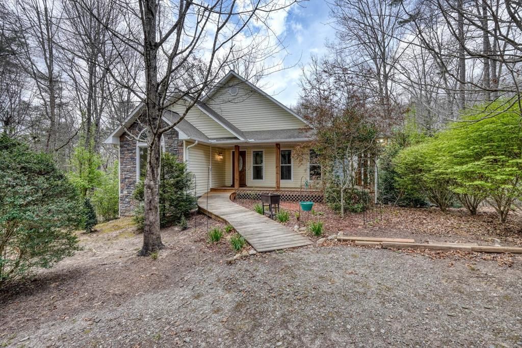 339 Henderson Road, Young Harris, GA 30582