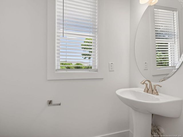 1021 E Harnett Street, Dunn, NC 28334