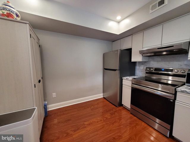 180 WOODLAKE DR, Marlton, NJ 08053