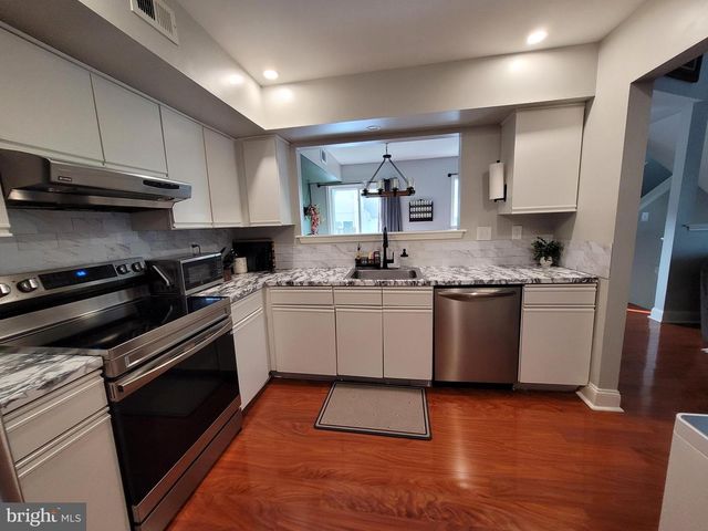 180 WOODLAKE DR, Marlton, NJ 08053