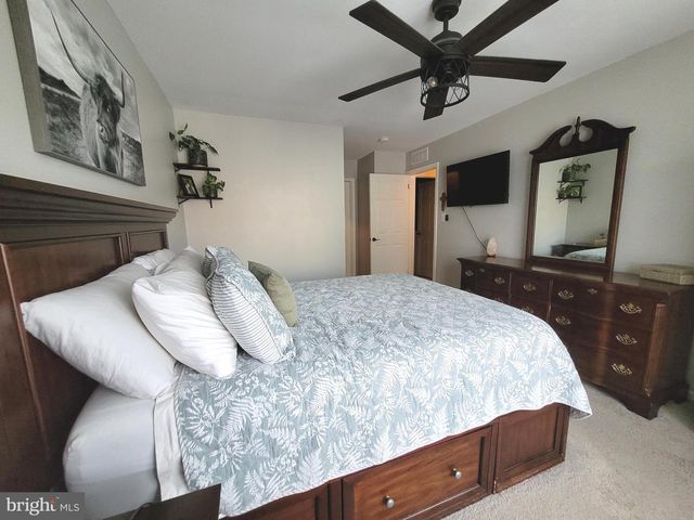 180 WOODLAKE DR, Marlton, NJ 08053